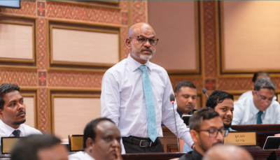 މި ހާލަތުގައި ކައުންސިލަރުން ގައުމުތަކަށް ދަތުރުކުރާތީ ނާޒިމްގެ ކަންބޮޑުވުން