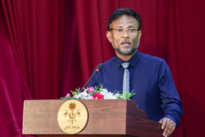 ސަރުކާރުގެ މުއައްސަސާތަކުގެ ވެރީން ބަހަށް ލޯބި ކުރަންޖެހޭ: އަޝްރަފް