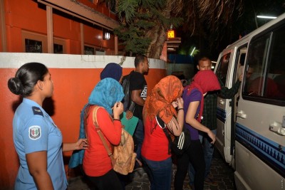 ހަށިވިއްކި 65 ބިދޭސީއަކާއި ގޭންގުތަކާ ގުޅުން އޮތް 141 ބިދޭސީން ޑީޕޯޓުކޮށްލައިފި