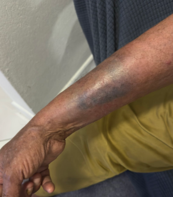 ދުވަސްވީ މީހަކު ކުއްޔަށް ހުރި ކޮޓަރިއަކަށް ވަދެ ބިރުދައްކައި ފޭރިގަނެފި