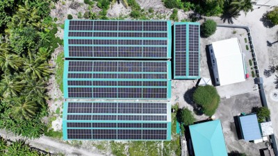 ފެނަކައިން ގިނަ ރަށްތަކެއްގައި ސޯލާ ނިޒާމު ހަރުކުރަނީ