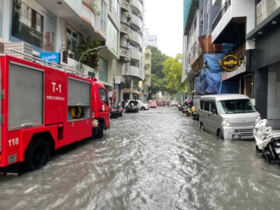ފެން ހިންދަނީ ފަޔާ އެންޑް ރެސްކިއުގެ ހުރިހާ ޕަމްޕްތަކެއް ނެރެގެން