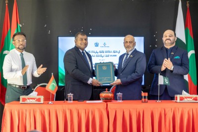 ޕާކިސްތާނު ސަރުކާރުން ދިވެހި ބަހުގެ އެކެޑަމީއަށް 10،000 ޑޮލަރު ހަދިޔާކޮށްފި