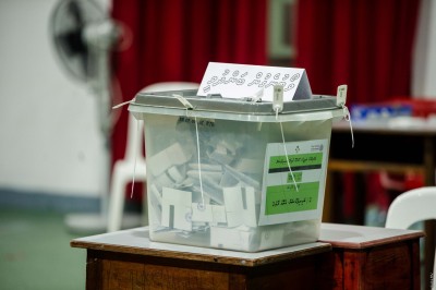 އަހަރަކު ދެފަހަރު ބައި-އިލެކްޝަން ބާއްވަން މަޖިލީހުން ފާސްކޮށްފި