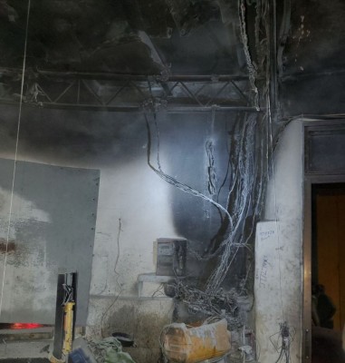 ކަރަންޓު ޑީބޯޑެއްގައި ރޯވެގެން މާލޭ ގެއެއްގައި އަލިފާނުގެ ހާދިސާއެއް ހިނގައިފި