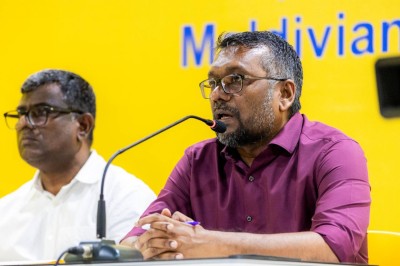 ރުފިޔާ ކާޑުތަކަށް ޑޮލަރު ނުދޭން ނިންމީ ރައީސަށް ނޭނގިއެއް ނޫން: ފައްޔާޒު