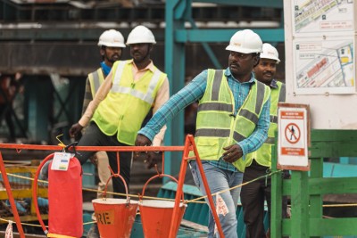 ބިދޭސީ މަސައްކަތްތެރިންގެ ފީތައް ބޮޑުކުރެވޭގޮތަށް މަޖިލީހުން ފާސްކޮށްފި