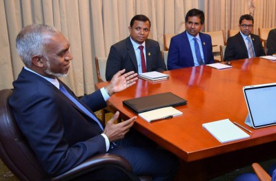 ދައުލަތުން ނުދެއްކި ހުރި ފައިސާގެ ބަދަލުގައި ވިޔަފާރިތަކުގެ ޓެކުހަށް ލުއިދެނީ