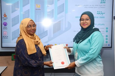 އިދާރާތަކުގެ މުވައްޒަފުން ދިވެހިބަހަށް އަހުލުވެރިކުރުމަށް ކުރިއަށްގެންދިޔަ ކޯސް ނިންމާލައިފި