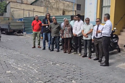 މާލޭގައި ކޭބަލް ވަޅުލާ ފަރާތްތަކުން މަގުތައް އެއްވަރުކުރަން މޭޔަރު އާޒިމްގެ އިލްތިމާސެއް