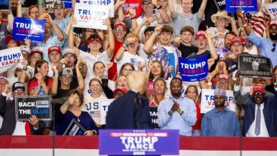 ޓްރަމްޕްގެ ރިޔާސީ ކެމްޕޭން ހެކް ކުރިކަމުގެ ތުހުމަތު އީރަނަށް