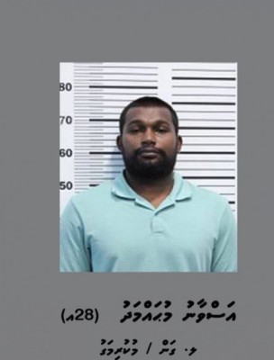 ޜެޑް ނޯޓިސް ނެރެގެން ގެނައި އަސްވާނު ދޫކޮށްލީ، ގާނޫނާ ޚިލާފަށް ފުލުހުން އޭނާ ބަންދުކުރަން އެދުމުން