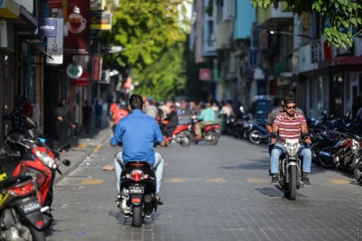 މާލޭގެ ފިހާރައެއް ތެރޭ ތޫނު އެއްޗަކުން މީހަކަށް ހަމަލާ ދީފި