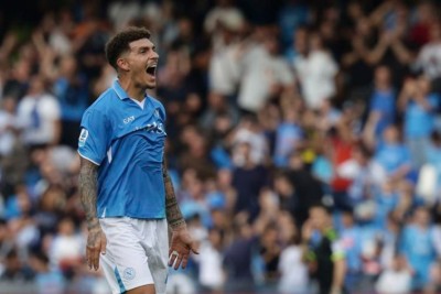 ނަޕޯލީން ލެއްޗެ ބަލިކޮށް، އެއްވަނައިގައި 5 ޕޮއިންޓުގެ ލީޑެއް