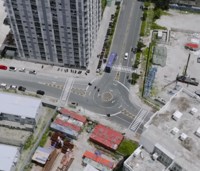 ހުޅުމާލޭގައި އެކްސިޑެންޓެއް ހިނގައި، ކުޑަކުއްޖަކު ހިމެނޭހެން 4 މީހަކަށް އަނިޔާވެއްޖެ