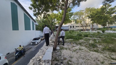 އާ ސަހަރާގެ ވަށާފާރު ބާވެ، އެ ފާރު ތަޅާލަނީ