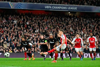 ޝަކްޓާ އަތުން އާސެނަލަށް ހަނި މޮޅެއް