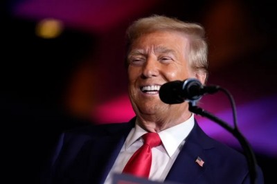 އަރަބި އެމެރިކާ މީހުންގެ ތާއީދު ޓްރަމްޕަށް އޮތް ކަމަށް ޕޯލަކުން ދައްކައިފި