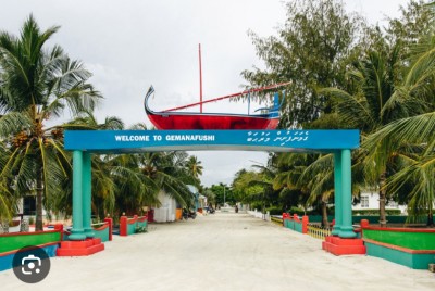 ބޭސް ނުލިބިގެން ހިތްހަމަނުޖެހުން ފާޅުކުރުމުން ބިރުގަތް ފާމަސިސްޓަކަށް ފަރުވާދީފި