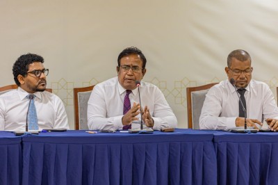 ސިޔާސީ މުވައްޒަފުން ވަކިކުރި ކަމަށް ކަރުދާހުން ވެސް ޚަރަދަކުން ވެސް ނުދައްކާ: ޣަފޫރު