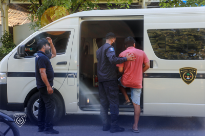 ކެފޭތަކެއް ބަލާ ފާސްކޮށް، ތިން ބިދޭސީއަކު އަތުލައިގެންފި