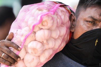 މާލީ ފިޔަވަޅުތައް ފާހަގަކޮށް، މޫޑީސްއިން ރޭޓިން ދަމަހައްޓައިފި