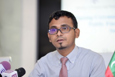 ބޭރުން ހޯދަން ޖެހޭ ފައިސާ ހޯދުމަށްފަހު ނޫނީ މަޝްރޫއުތައް ނުފަށަން ގަވަރުނަރު އެދިވަޑައިގެންފި