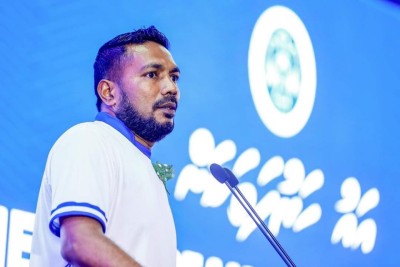 ނިއުރޭޑިއަންޓްގެ ޗެއާމަންއަކަށް މުބީން އިންތިޚާބުކޮށްފި