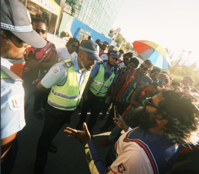 ރޭސިން އިވެންޓުގެ ހުރިހާ ކަމަކަށް "އަނގަބަހުން" ހުއްދަދިން، އެކަމަކު އިވެންޓު ހުއްޓުވައިފި