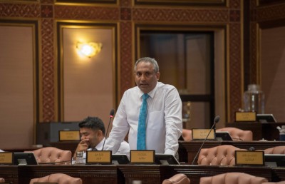 ބޭންކުތަކަށް ރައްޔިތުން ކުރާ އިތުބާރު ގެއްލިއްޖެ: އިބްރާހިމް ޝަރީފް