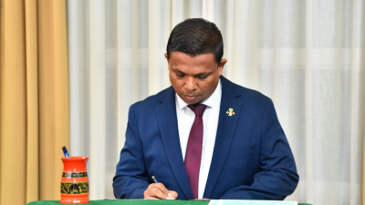 ކުރީގެ ފިނޭންސް މިނިސްޓަރު ޝަފީގް އެޗްޑީއެފްސީގެ ބޯޑަށް