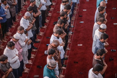 އަވަދިނެތިވުމަކީ ނަމާދު އެޅުމަށް އުޒުރެއް ނޫން، ނަމާދާމެދު ޣާފިލުވެތިބޭ މީހުން ގިނަ: ޚުތުބާ