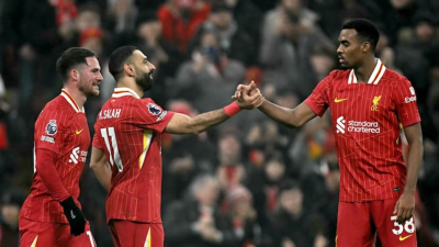 ލިވަޕޫލުން އެއްވަނައިގައި ހަތް ޕޮއިންޓުގެ ލީޑެއް ނަގައިފި