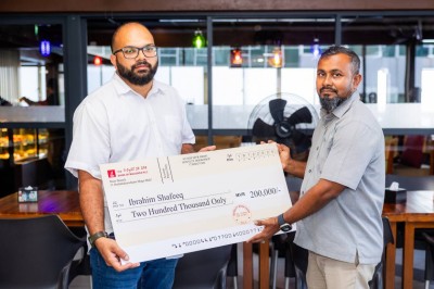 ނޮވެލްޓީ ބުކްފެއާއިން ގުރުއަތުން ހޮވުނު ފަރާތަށް 200،000 ރުފިޔާ ދީފި