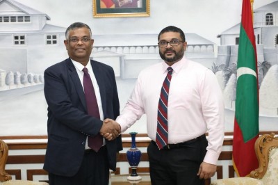 އިންޑިއާގެ ހައި ކޮމިޝަނަރާއި ޣައްސާންގެ ބައްދަލުވުމެއް؛ ދީފާއީ އެއްބާރުލުން ދިނުމަށް މަޝްވަރާތަކެއް