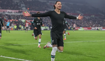 ނޫނޭޒްގެ ދެ ލަނޑާއެކު ލިވަޕޫލްއިން ބްރެންޓްފަޑް ބަލިކޮށްފި