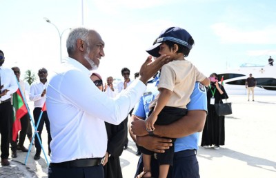 ރައީސަށް ދިން ނޯޓުކޮޅާއެކު ފަހިކޮށްދިނީ ބައްޕައާ ބައްދަލުކުރުމުގެ ފުރުސަތު