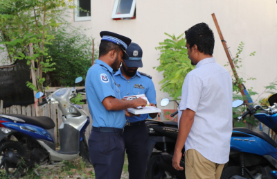 ޝަކުވާ ލިބޭކަމަށް ވިދާޅުވެ، ސީޕީ ފުލުހުންގެ ކިބައިން އެދިލެއްވީ ޑިއުޓީ ވަގުތު ފޯނާ ނުކުޅެން