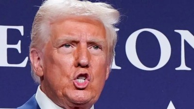 ޓްރަމްޕާ ދެކޮޅަށް މައްސަލަ ހުށަހެޅުއްވި ވަކީލުން މަގާމުން ވަކިކޮށްފި