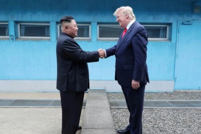 އުތުރުކޮރެއާ މިސައިލެއް ތަޖުރިބާ ކުުރުމުން ޓްރަމްޕް ވިދާޅުވީ ކިމްއާ ބައްދަލުކުރައްވާނެ ކަމަށް