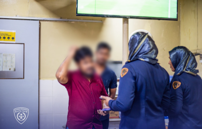 ހީނާމާގެ ޕާކިން ސަރަހައްދުގައި ޚާއްސަ އޮޕަރޭޝަނެއް ހިންގައި، 17 ބިދޭސީން ހިފަހައްޓައިފި