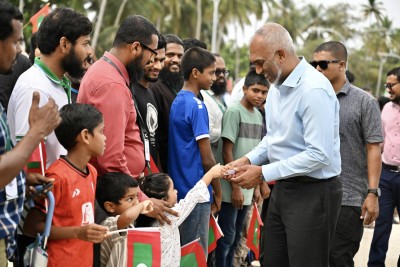 ރައީސަށް ނޯޓެއް: އަމާޒެއް، މިސްރާބެއް އޮންނަން ވާނެ!