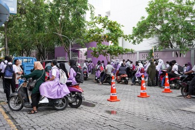 ހިރިޔާ ސްކޫލުގައި ބޭއްވި ފުޓުބޯޅަ މެޗެއް ކުޅެނިކޮށް ބެލެނިވެރިއަކު ނިޔާވެއްޖެ