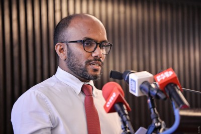 މިދިޔަ އަހަރު ސަރުކާރުން ކޮންޓްރެކްޓަރުންނަށް ނުދީ ހުރި ފައިސާ ހަތްބިލިއަނަށް އަރާ: އަމީރު