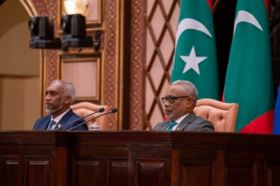 އެމްޑީޕީ މެންބަރުން އިހުތިޖާޖު ކުރާތީ ޖަލްސާ މެދުކަނޑާލައިފި