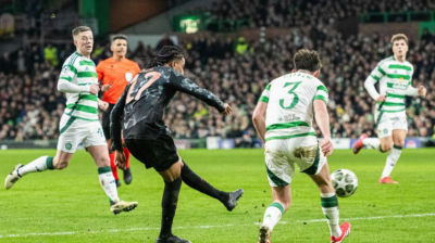 ބަޔާން ދެ ލަންޑު އެއްލަނޑުން ސެލްޓިކް ބަލިކޮށްފި