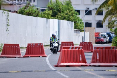 ކުށް ކުރަން ހެލްމެޓް އަޅައިގެން އުޅޭތީ، ލާޒިމު ނޫން ތަނެއްގައި ހެލްމެޓް އަޅާނަމަ ފާރަވެރިވަނީ