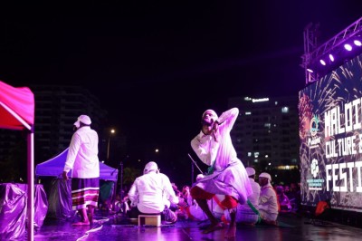 ސަގާފަތް ދިރުވަން ބޮޑުބެރު މުބާރާތެއް