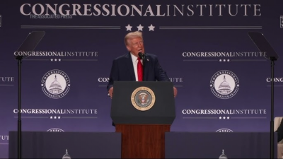 ޗައިނާގެ "ޑީޕްސީކް އޭއައި" އަކީ އެމެރިކާގެ ޓެކް ކުންފުނިތަކަށް އިންޒާރެއް: ޓްރަމްޕް