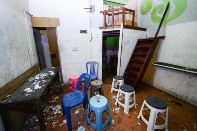 ޑްރަގް ކެފޭއެއް ހިންގާ މީހަކާއި ޚިދުމަތް ހޯދި ތިން މީހުން ހައްޔަރުކޮށްފި